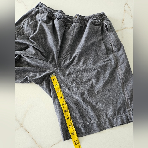 Lululemon Pace Breaker Sz M Out of Mind Liner 9” Gray Shorts M7907S - Picture 9 of 16